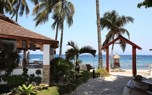 Aura Dive Resort