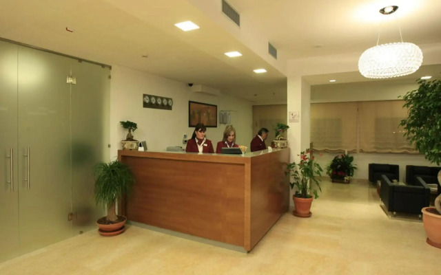 La Costiera Hotel