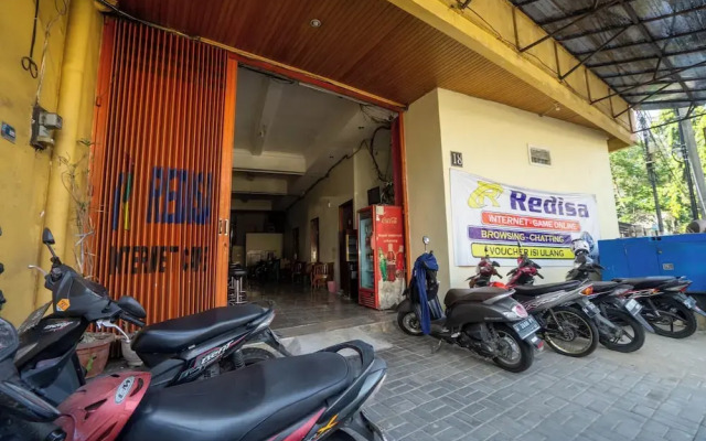 OYO 93987 Suropati 2 Guest House