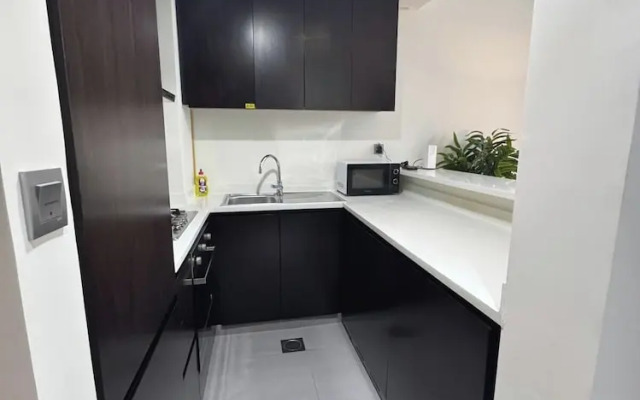 1BR Near metro.Canal  View. Mer. 1709