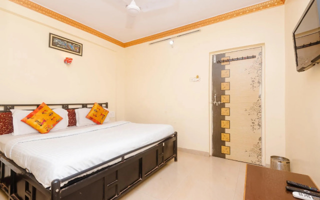 Spot on 38779 Roshan Residency