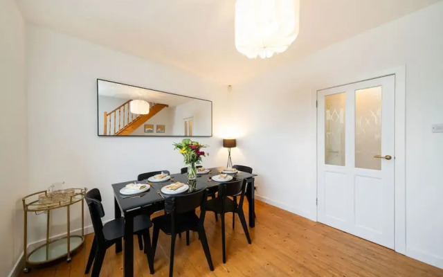 Taigh Tatha - Stylish 3 bed Home