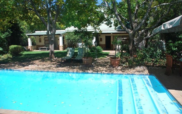 Sunninghill Guest Lodge