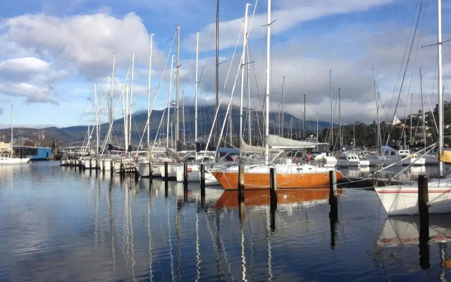 Bellerive Marina View Apartments No 28
