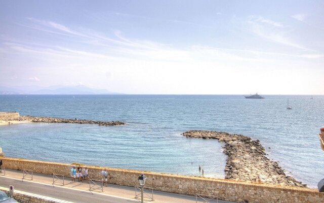 Les Remparts Antibes Location