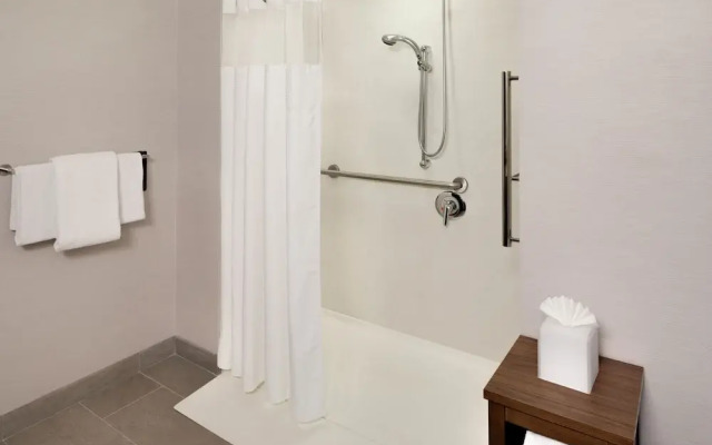 Courtyard Stamford Downtown