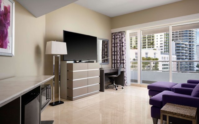 DoubleTree by Hilton Grand Hotel Biscayne Bay