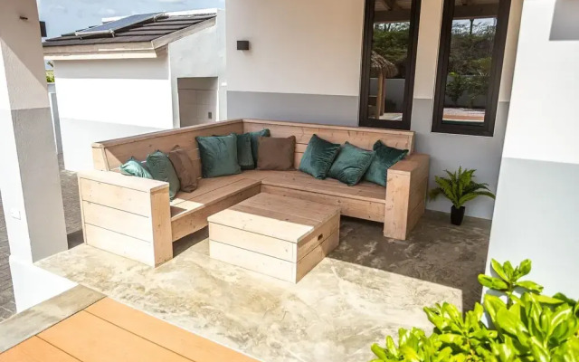 Luxurious Ocean View Getaway!