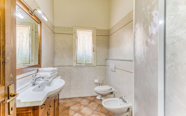Ribes Family Apt Shared Pool,volterra