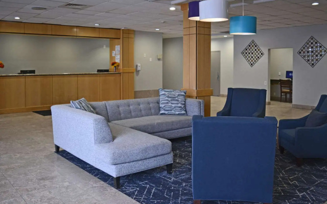 Ramada by Wyndham East Syracuse Carrier Circle