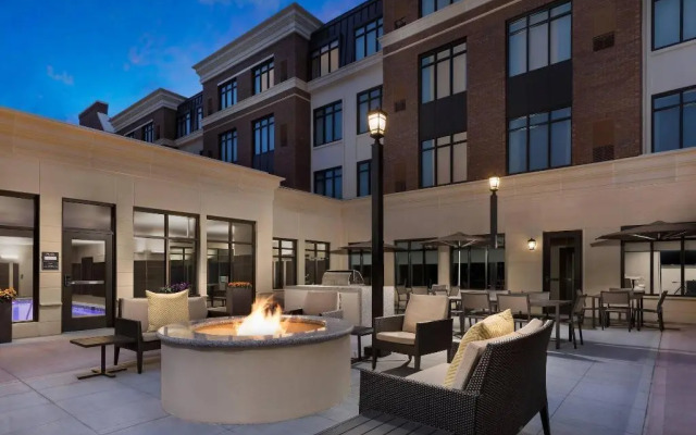 Residence Inn Long Island Garden City