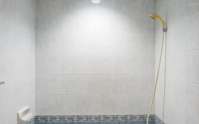 Spacious And Serene 1Br Apartment At Taman Beverly