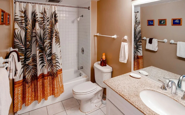 Oceanview Kailua-kona Condo With Private Balcony!