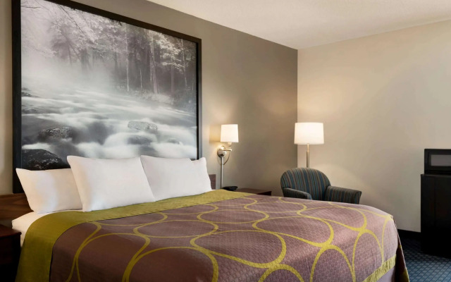 Super 8 by Wyndham Liverpool/Syracuse North Airport