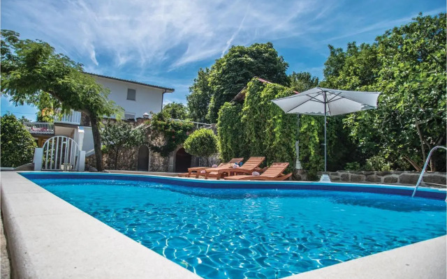 Three-Bedroom Holiday Home in Imotski