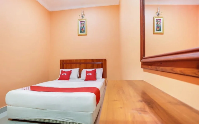 OYO 89470 My Town Hotel