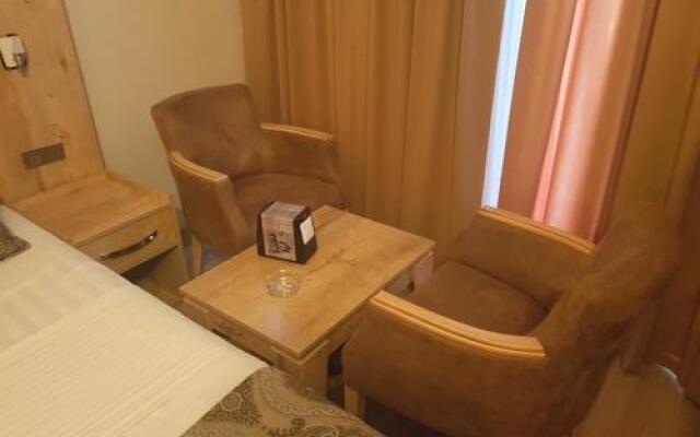 ASHTAL beach HOTEL 17\12