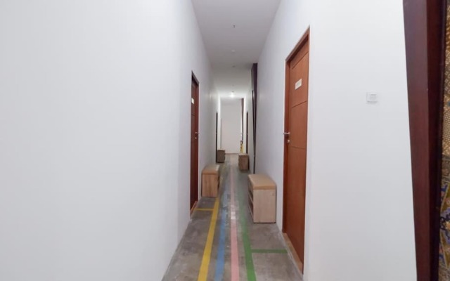 Fello Bnb Hostel Kuta - Adults Only