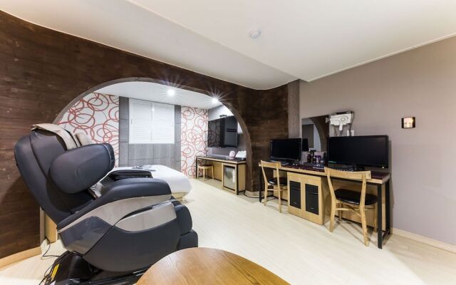 BNW Hotel