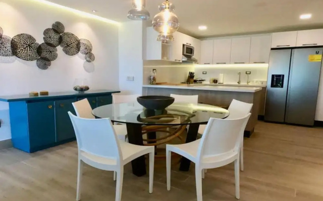 Wonderful 2-br Beach Front Apartment at Emotions