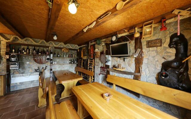 Charming Villa in Poličnik with Swimming Pool