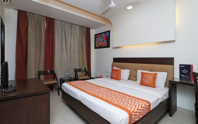 FabHotel Pine Tree