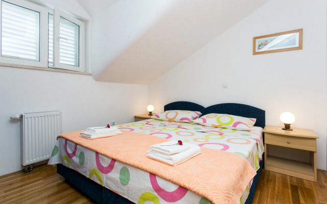 Apartments Miramare & Campara