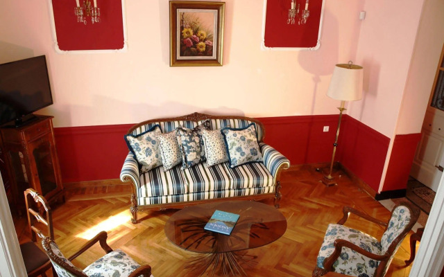 Athens Family Apartments
