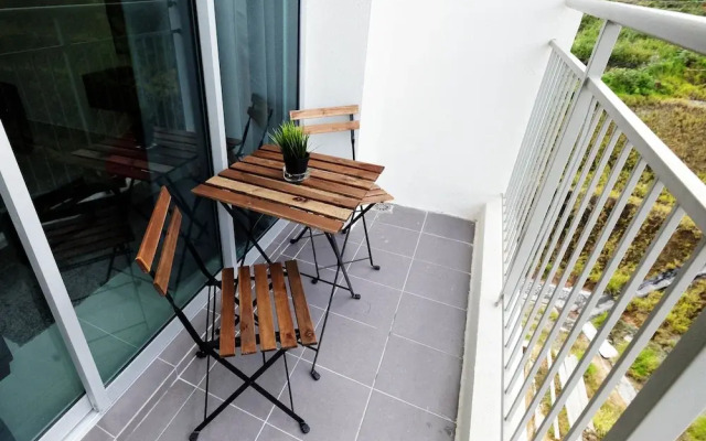 Play Residence at Golden Hills