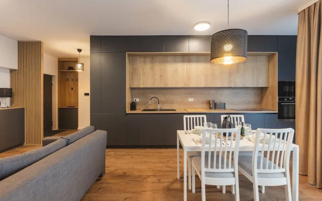 Zoe Apartment