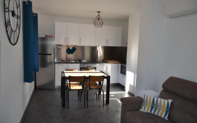 Appartement 2 pièces, parking, balcon, proche plage