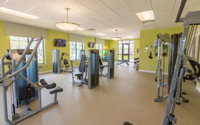 Amazing 4bdr House Storey Lake