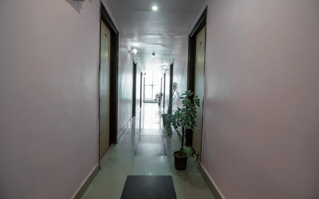 OYO 11966 Grand Euro Park Hotel