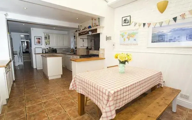 Vive Unique - Chelsea Harbour with Garden