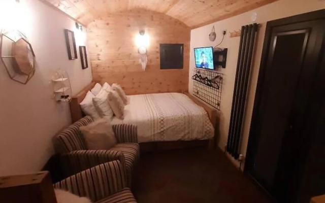 Shepherds Hut With hot tub on Anglesey North Wales