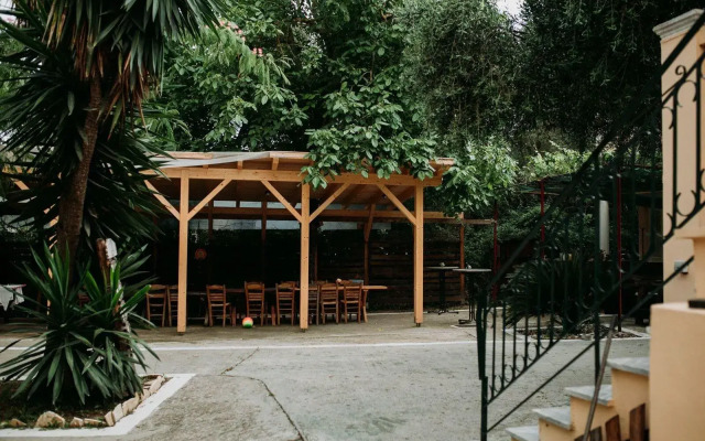Wilde Rose Hotel