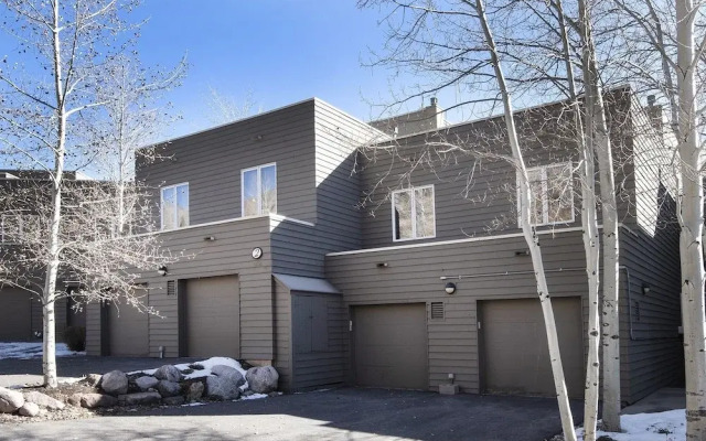Savoy S 2d 3 Bedroom Condo by RedAwning
