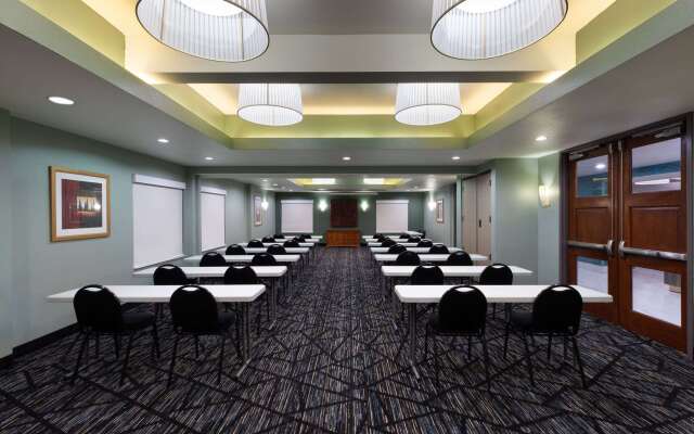 La Quinta Inn & Suites by Wyndham Olathe