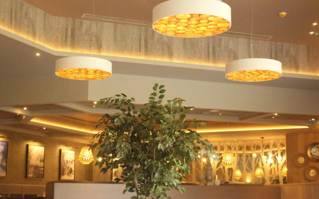 Riverside Lodge Hotel