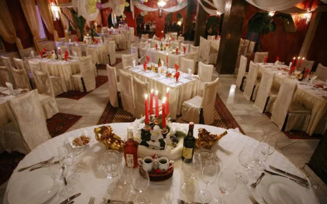 Hotel Trivia Antique