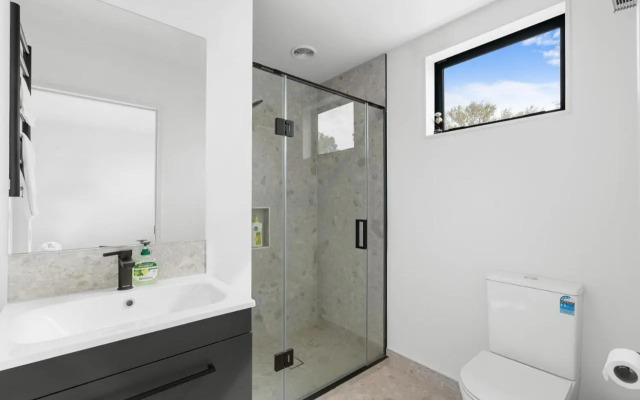 Deluxe Downtown Residence 3 Bed 3 Bath