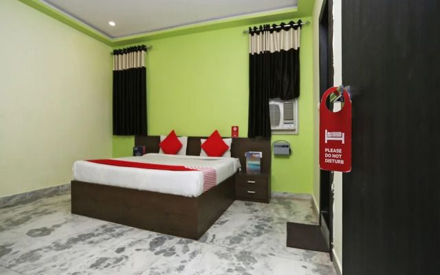 OYO 27686 Hotel Chandra Garden
