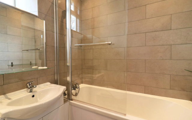 Railway Cottage - Maryhill