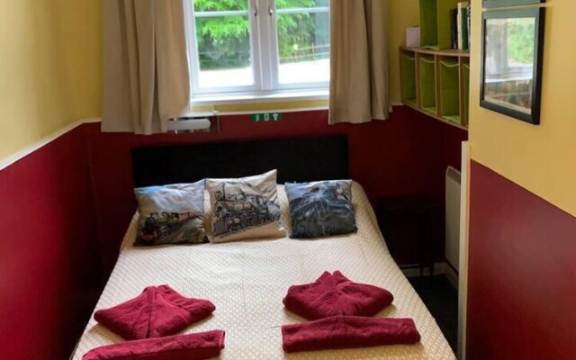 Historical GWR Building - Charming 1 bed Apartment