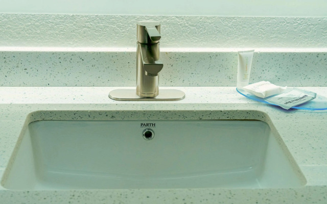 Clarion Pointe-Dillard near Blue Ridge Mountains