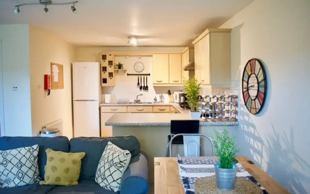 Spacious 3 Bed Apartment in Central Location