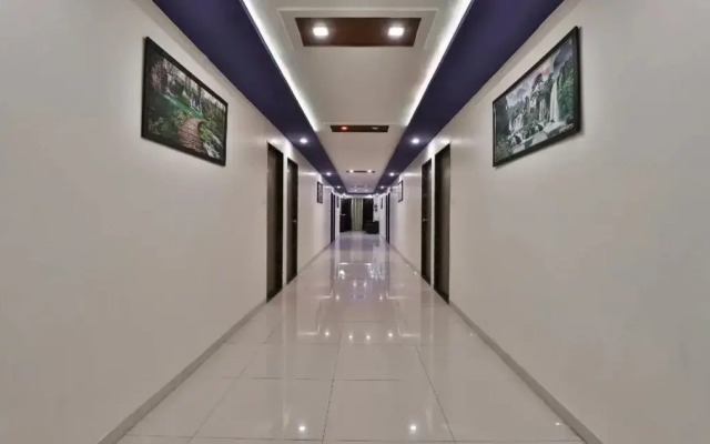 Maahi Palace By OYO Rooms