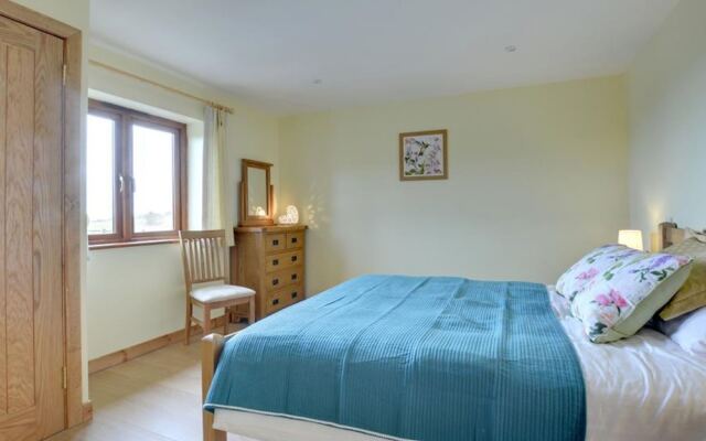 Quaint Holiday Home in Boughton Lees With Garden