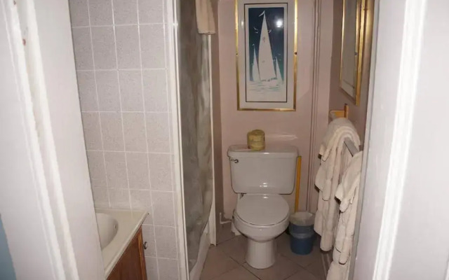 463 Beacon Street Guest House