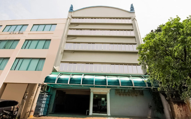 Palladium Suites Hotel